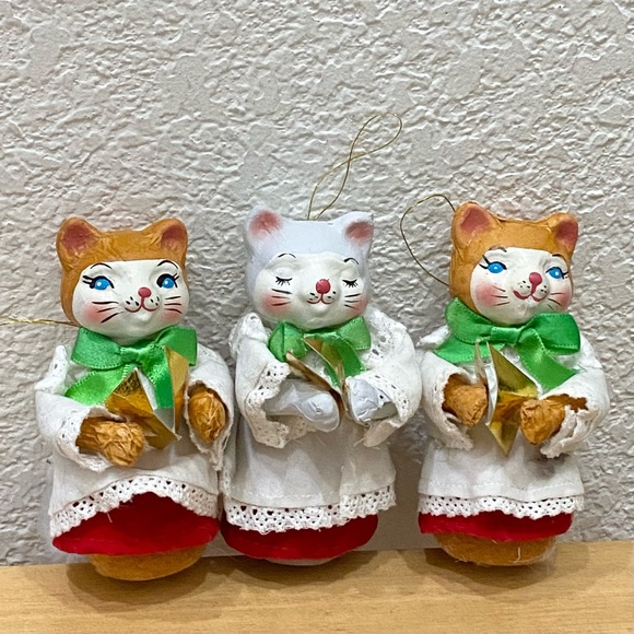 3 Vintage Anthropomorphic Cats Caroling Carolers Christmas Ornaments - Picture 1 of 8